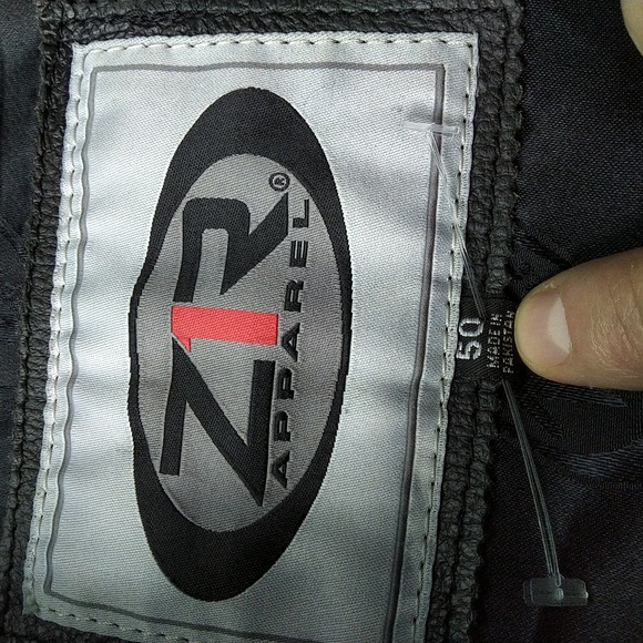 Men's leather biker vest! - Picture 3 of 6